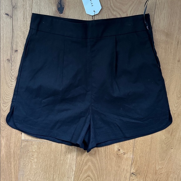 Chic Black High Waist Women's Shorts - Picture 1 of 4